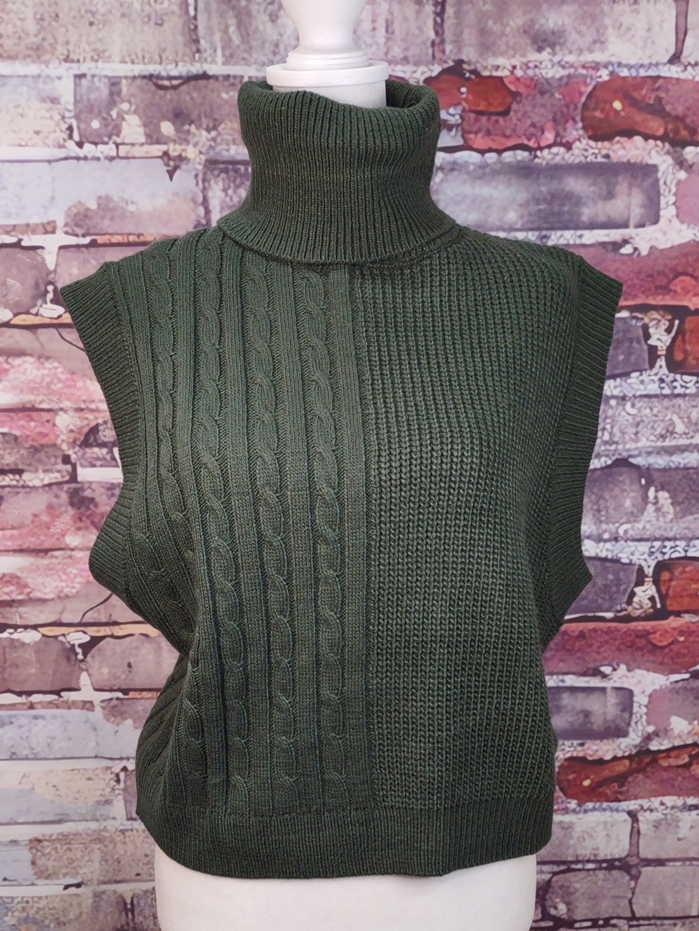 Le Lis Cable-Knit Sleeveless Turtleneck Sweater